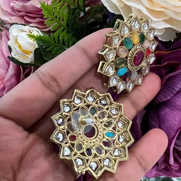 Multi oversize studs - Picture 2 of 2